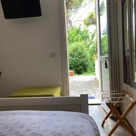 Mama Ro Bed and Breakfast 3*