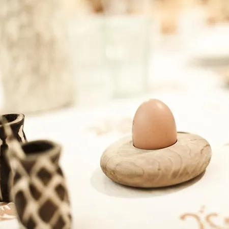 Bed and Breakfast Mama Ro