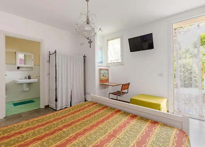 Mama Ro Bed & Breakfast 3*